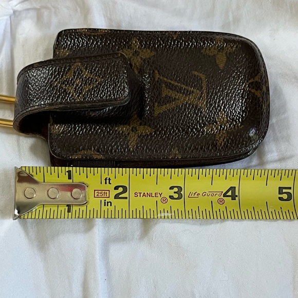 Louis Vuitton Flip Phone Case - Picture 7 of 10